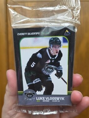 Everett Silvertips 2025-2026 Team Issued GA NEW Sealed Trading Card Set